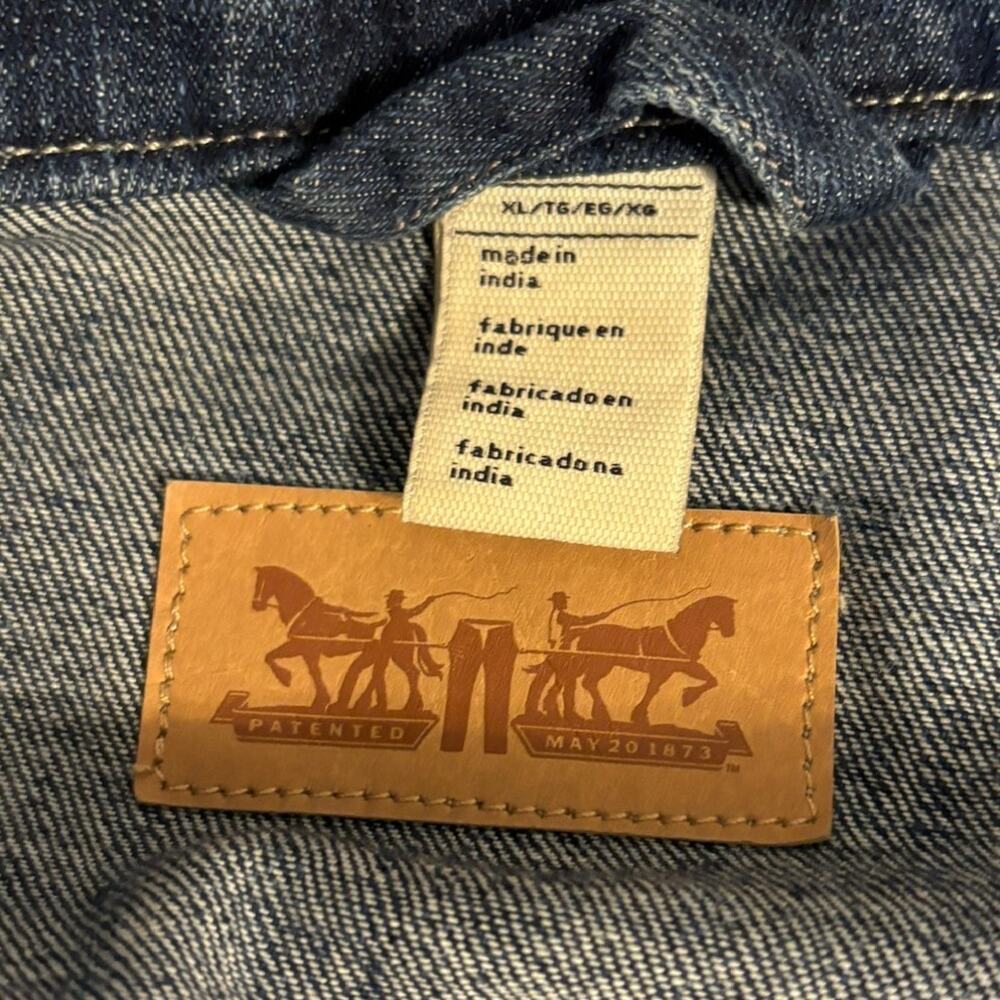 Levi's Women’s Denim Jacket XL Blue Trucker Button Front Excellent - Picture 10 of 12